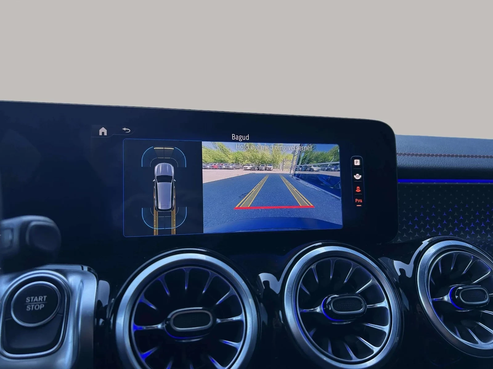 Mercedes-Benz-EQB-image-13