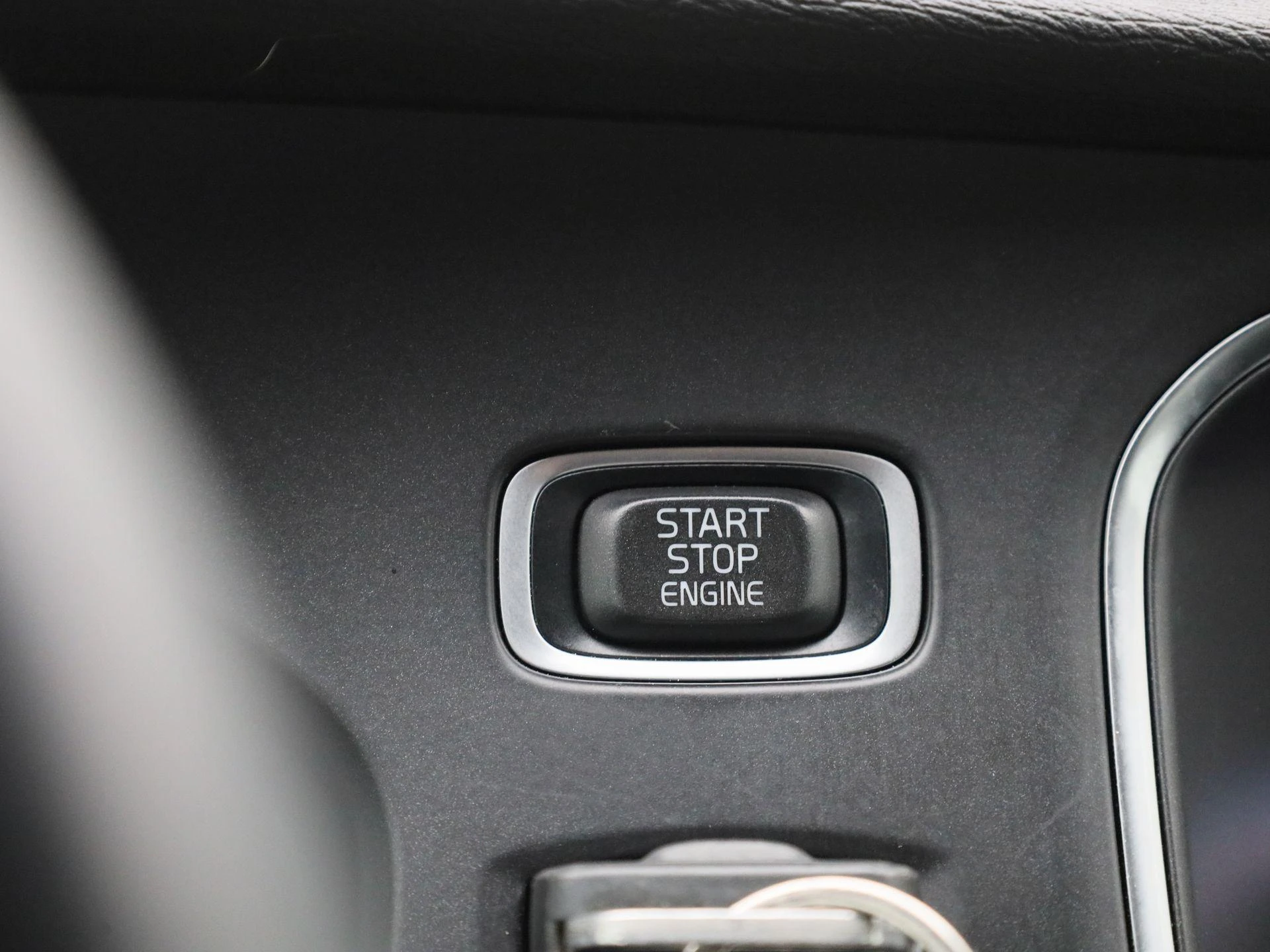 Volvo-V40-image-21