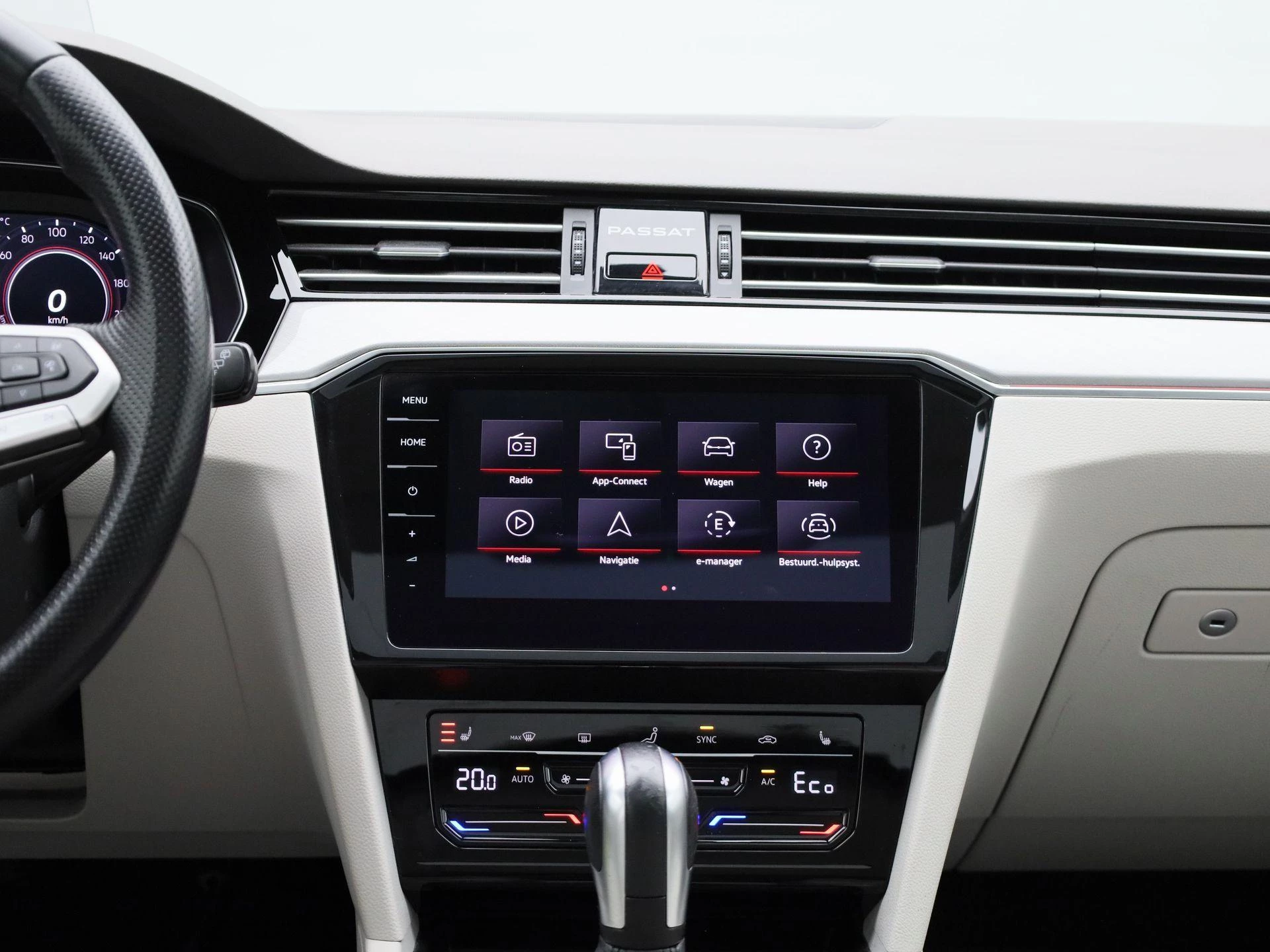 Volkswagen-Passat-image-8
