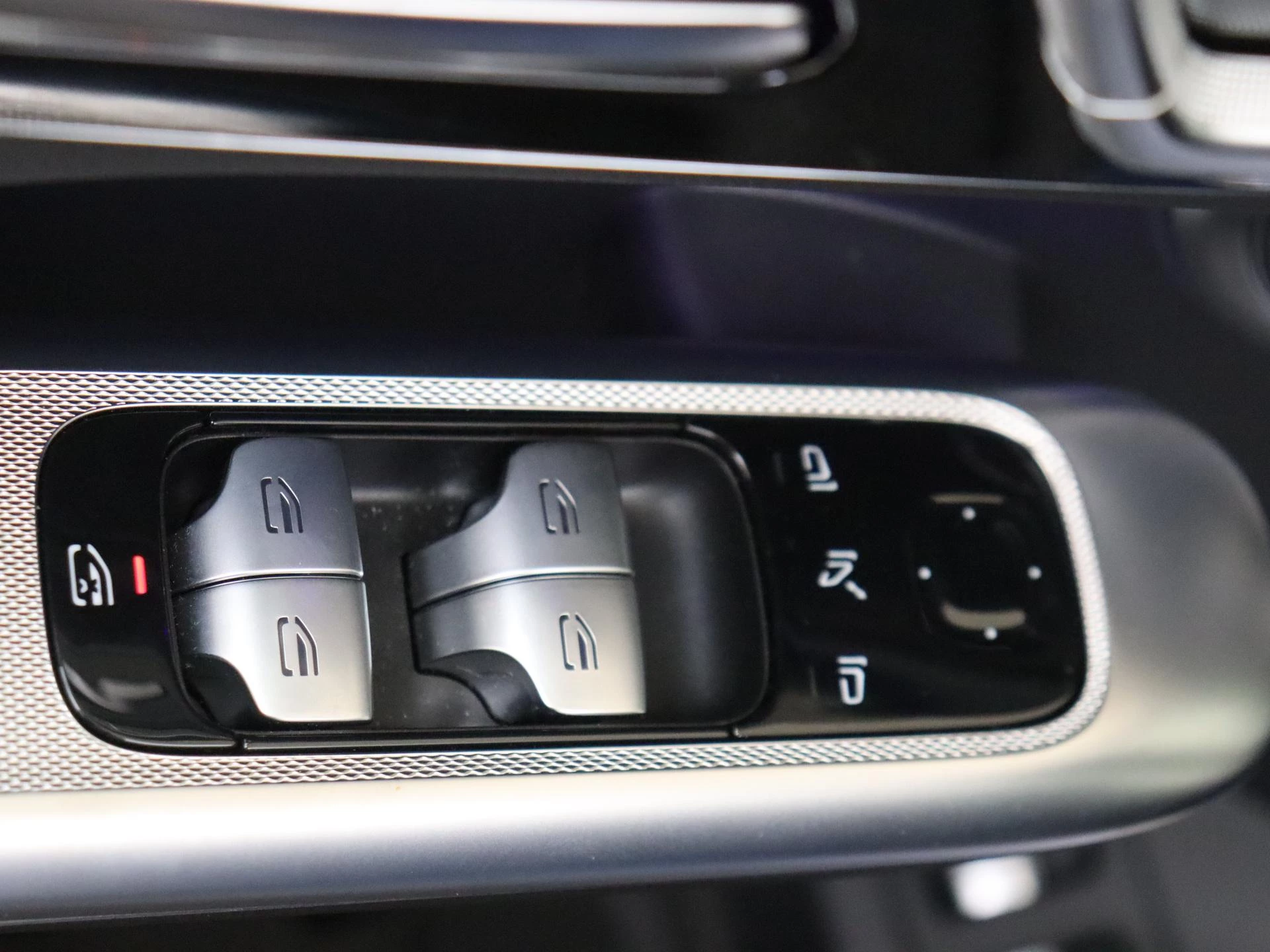 Mercedes-Benz-GLC-image-26