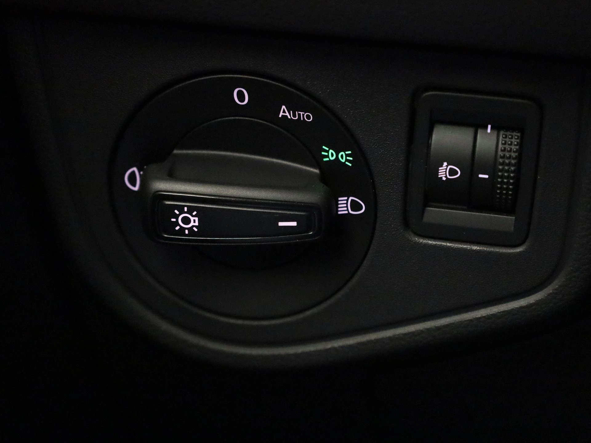 Volkswagen-Polo-image-20