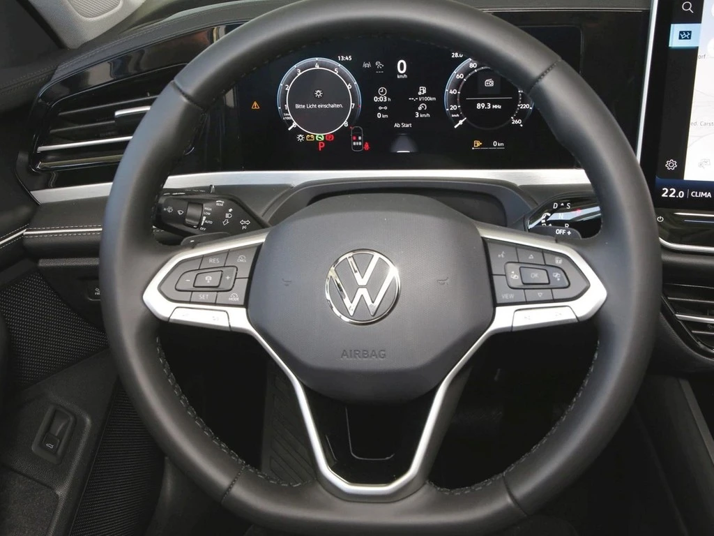 Volkswagen-Passat-image-13