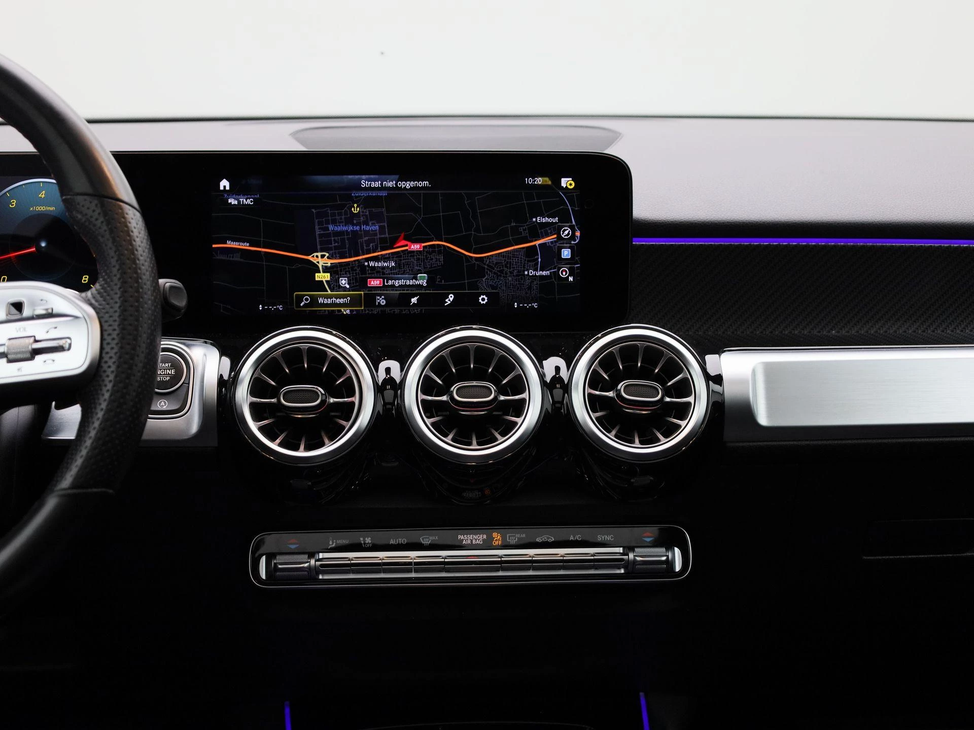 Mercedes-Benz-GLB-image-8