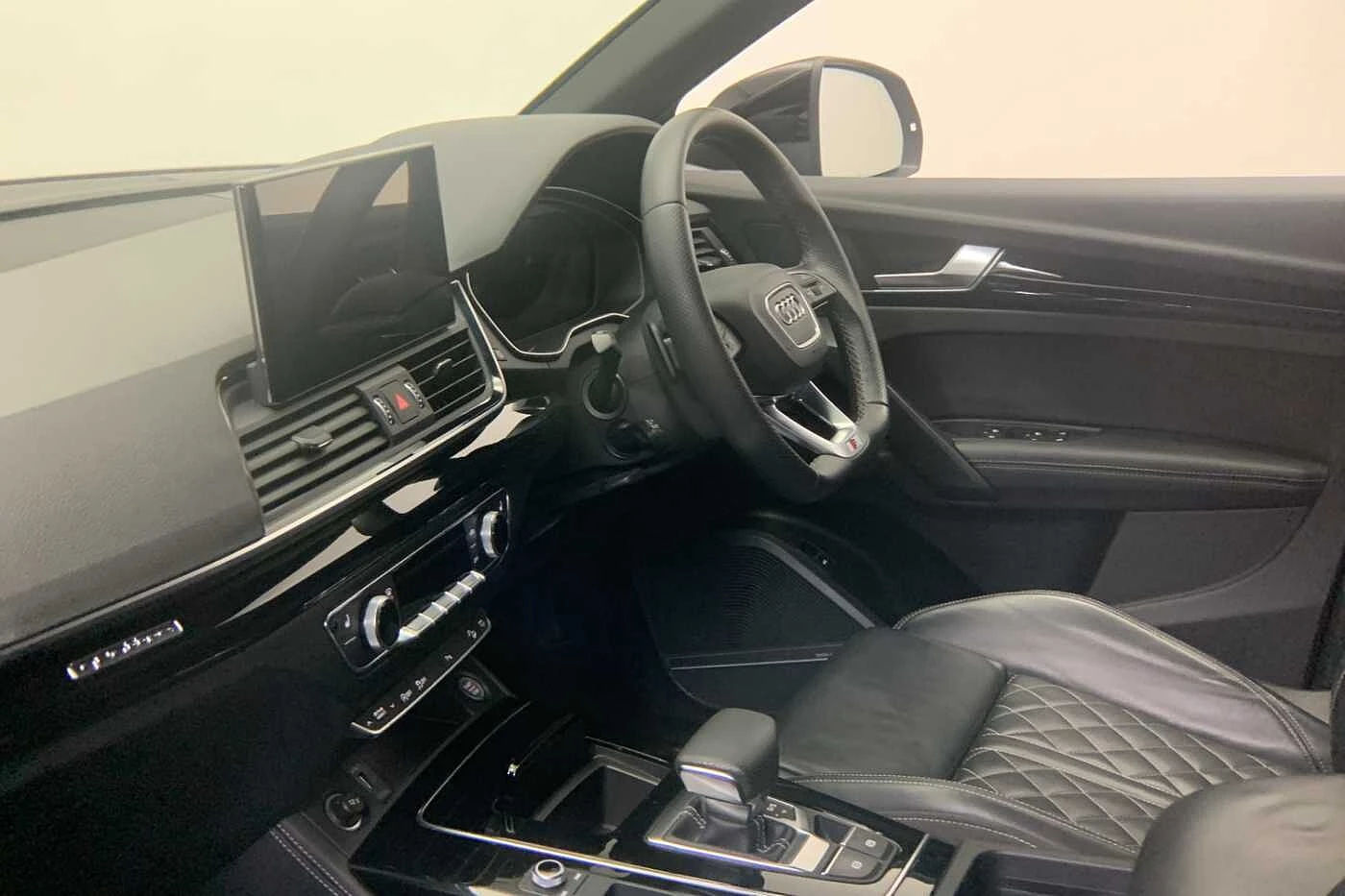 Audi-Q5-image-1