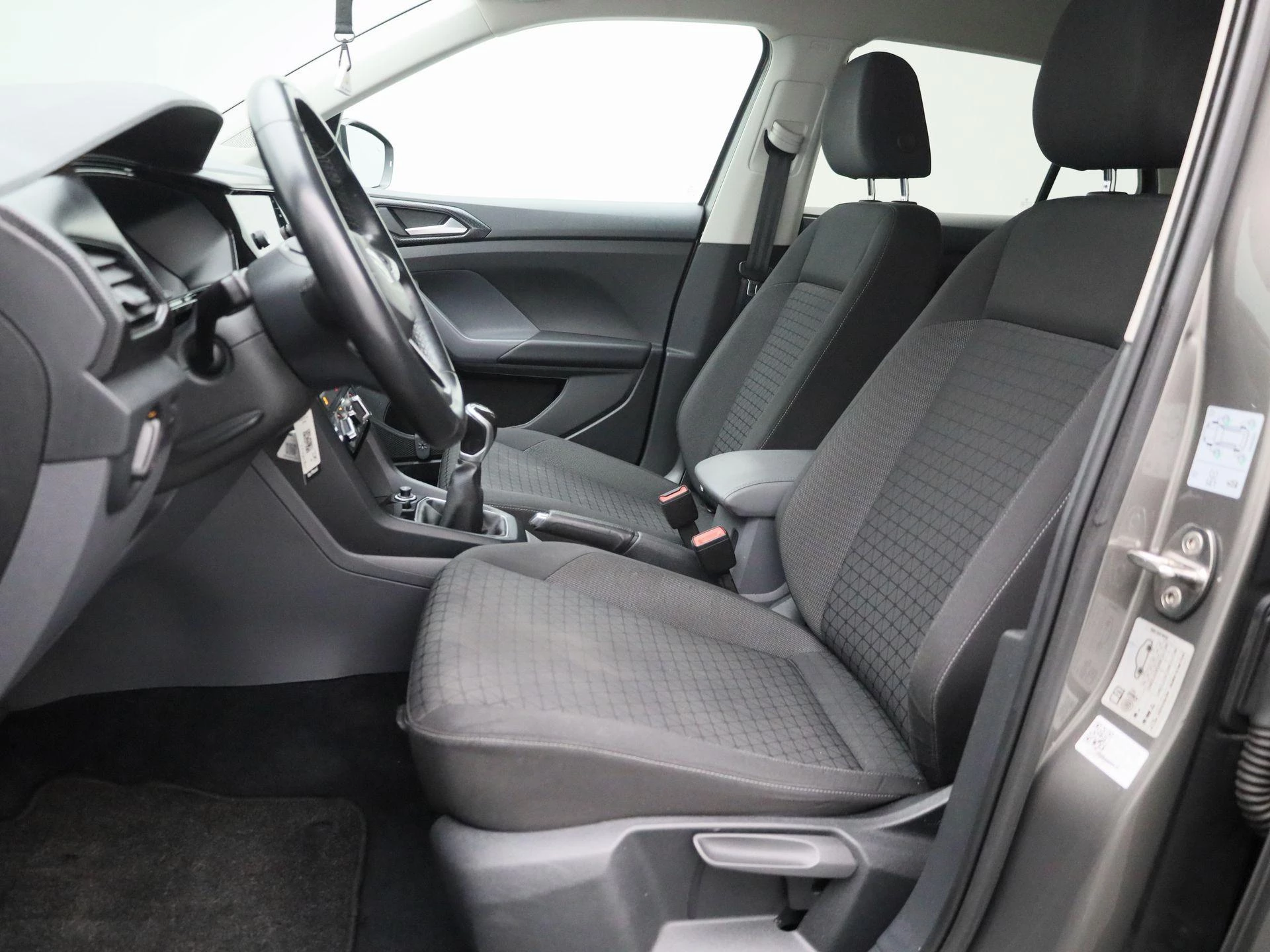 Volkswagen-T-Cross-image-9