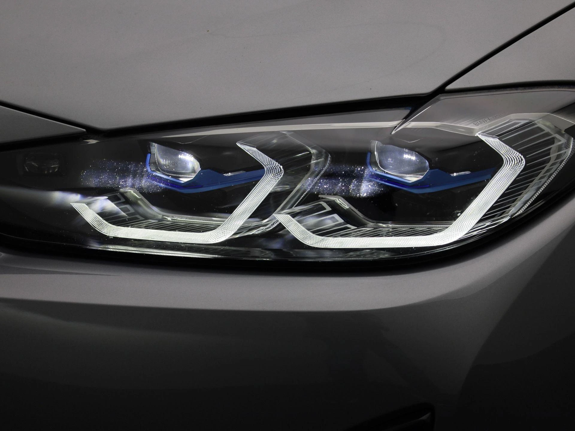 BMW-i4-image-14