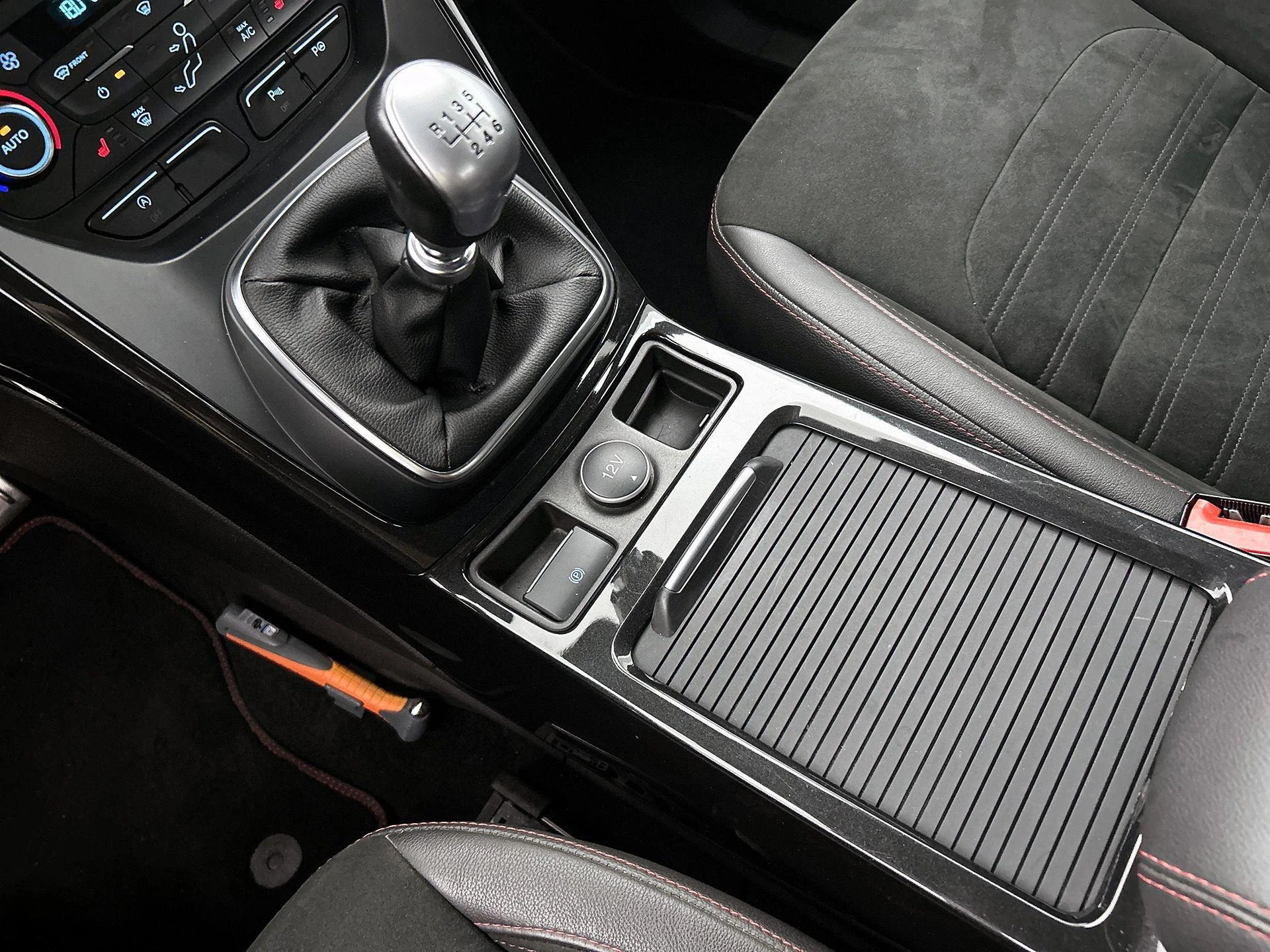 Ford-Kuga-image-12