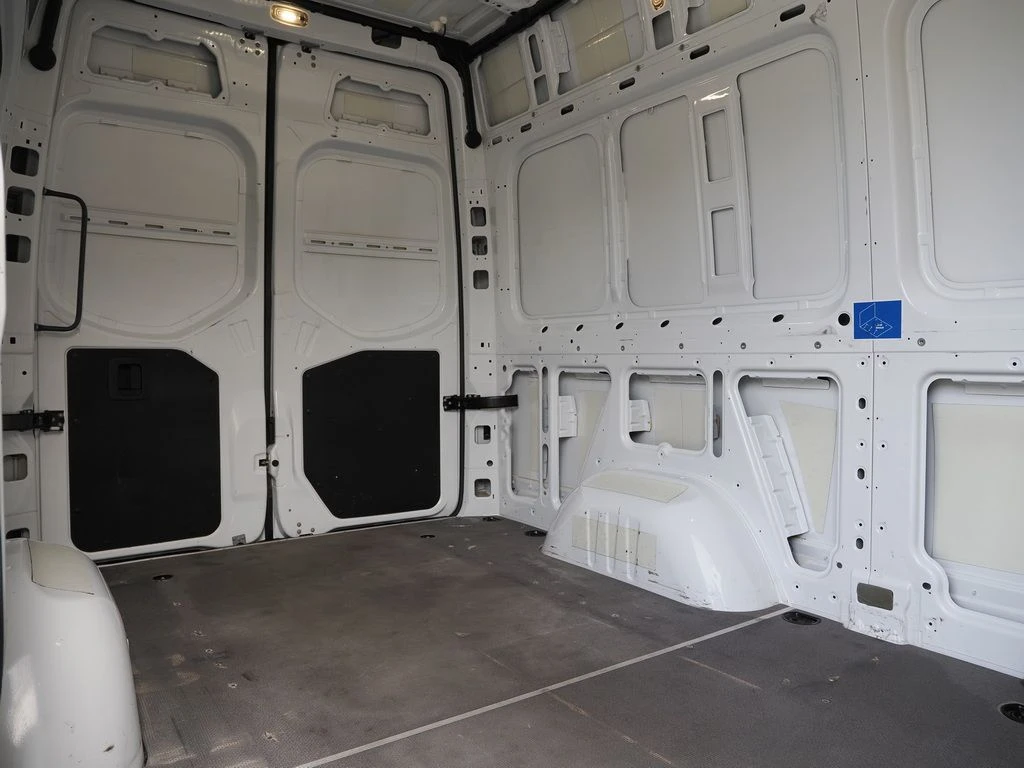 Mercedes-Benz-Sprinter 317 CDI-image-13