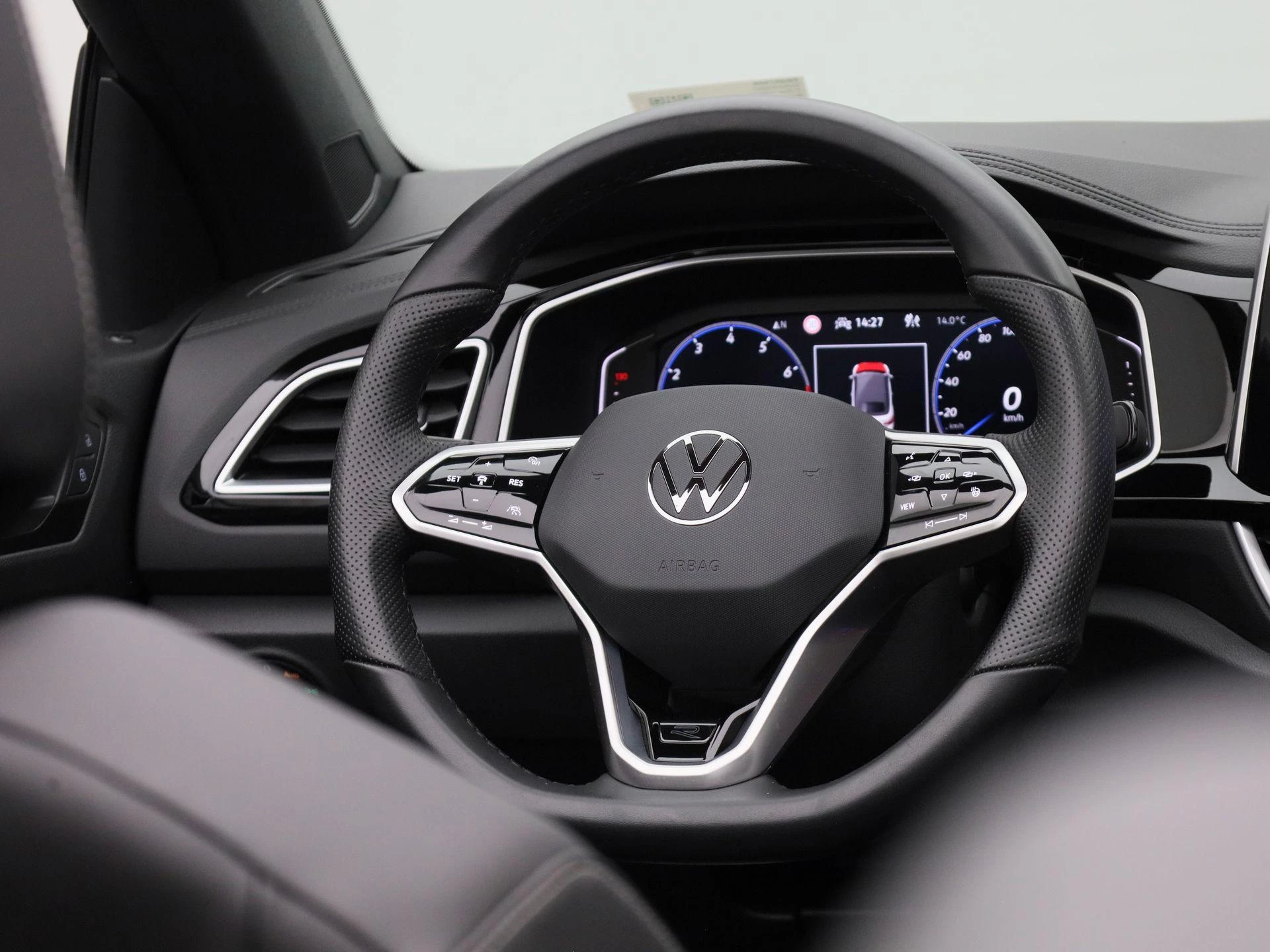 Volkswagen-T-Roc-image-48