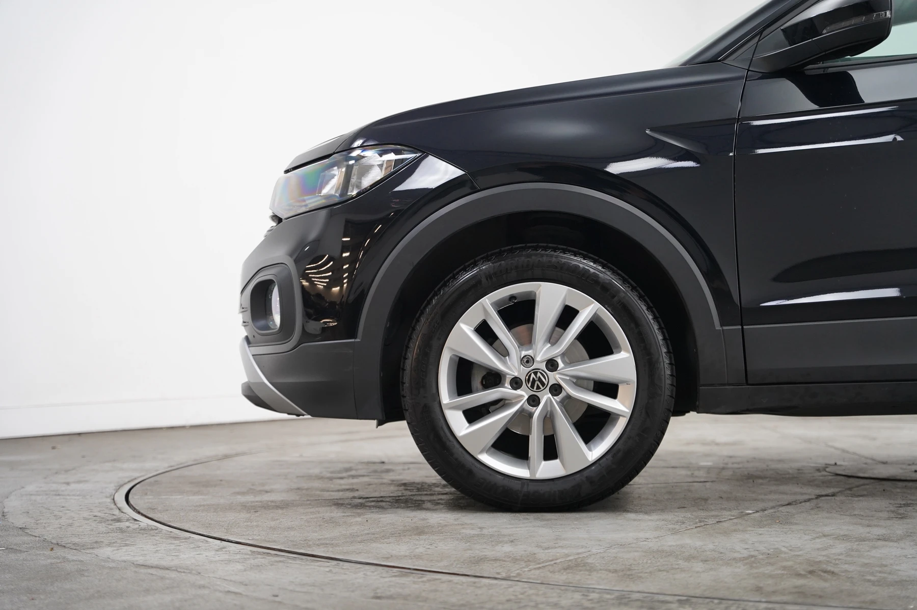 Volkswagen-T-Cross-image-4