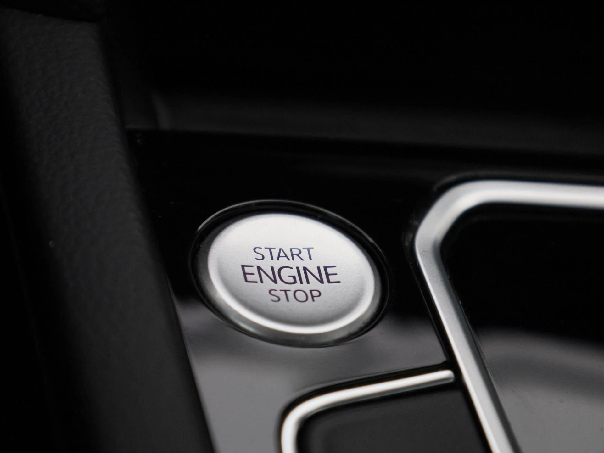 Volkswagen Passat Variant 1.6 TDI Elegance Business R