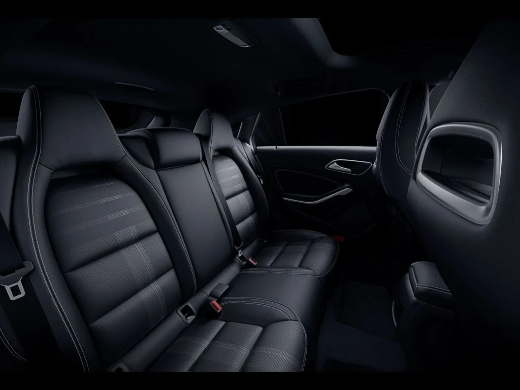 Mercedes-Benz-CLA 180-image-10