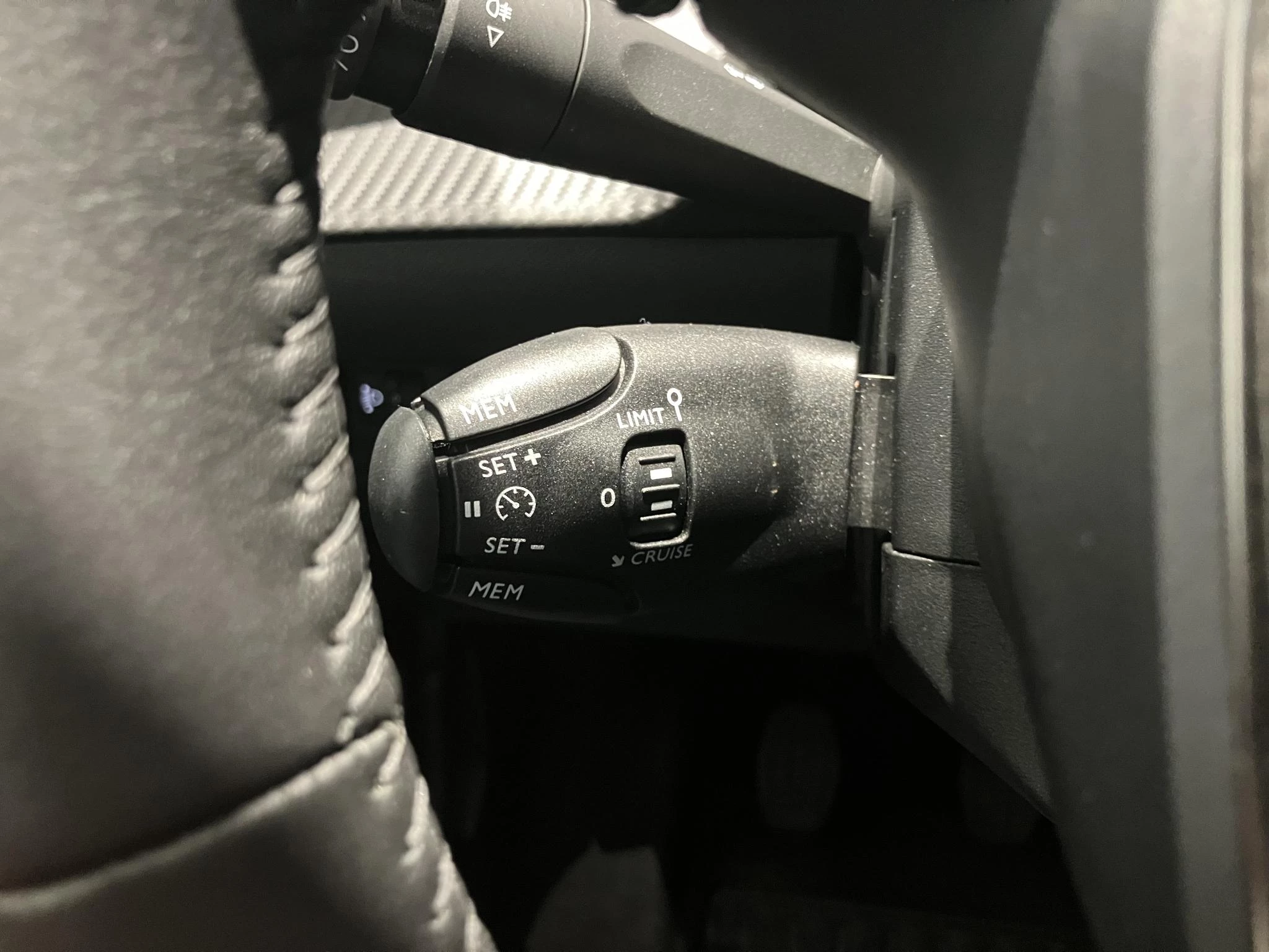 Peugeot-208-image-18