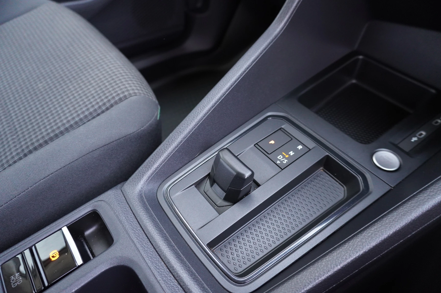 Volkswagen-Caddy-image-27