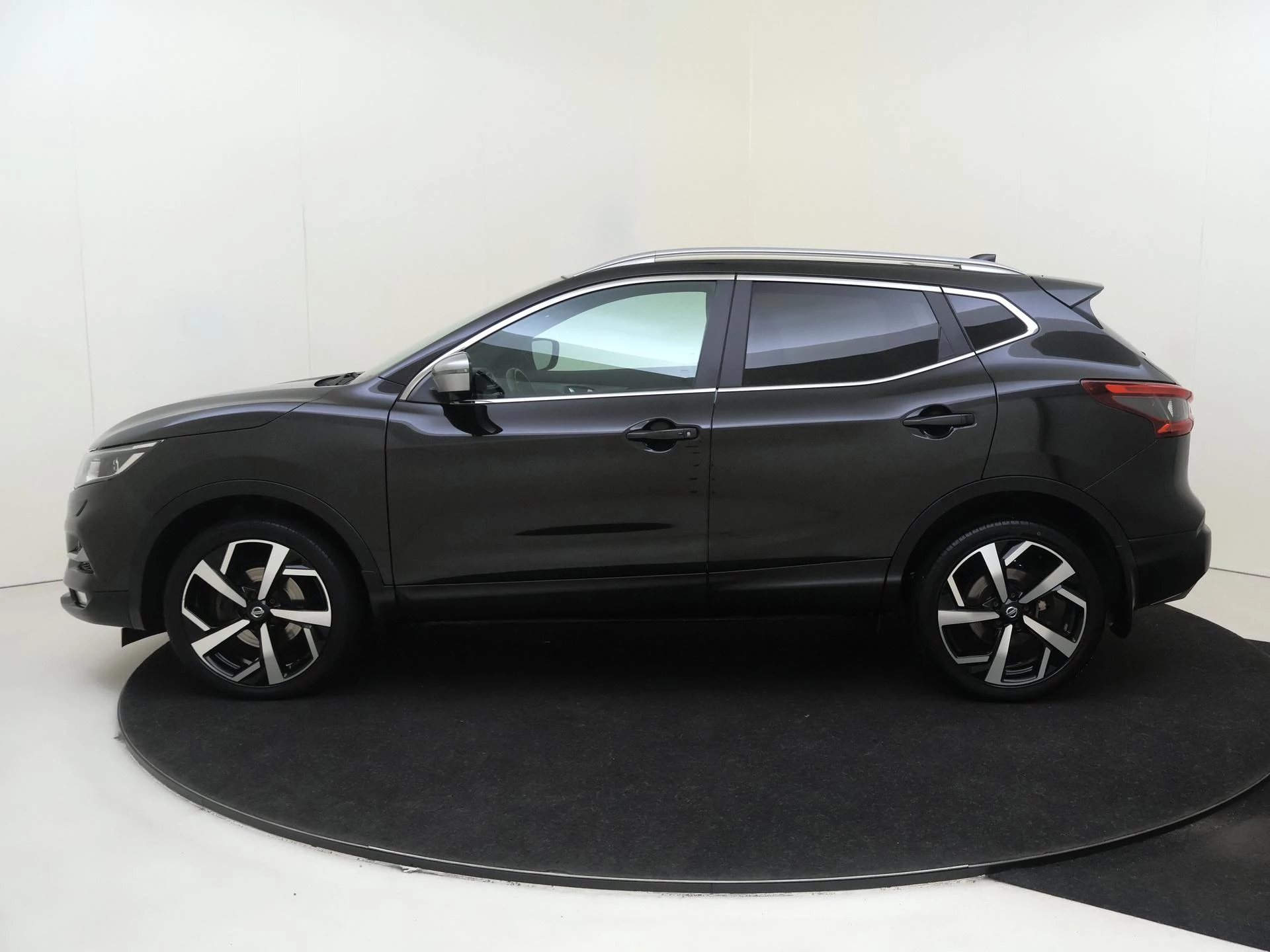 Nissan QASHQAI 1.3 DIG-T Tekna +