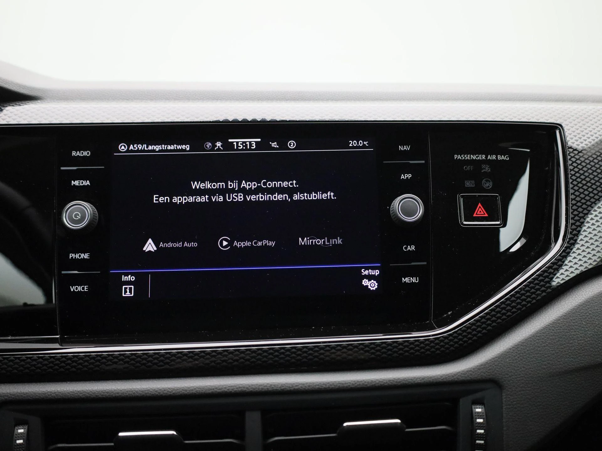 Volkswagen-Polo-image-18