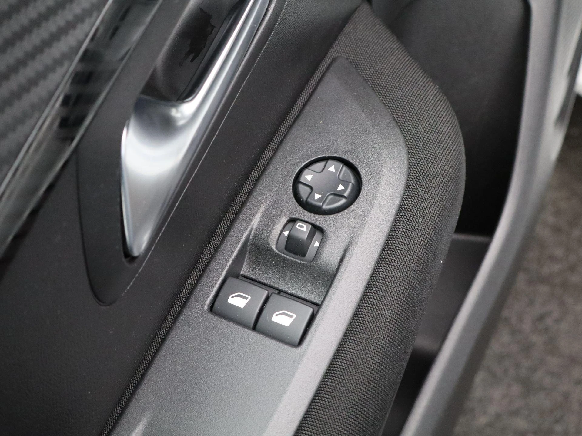 Peugeot-208-image-22