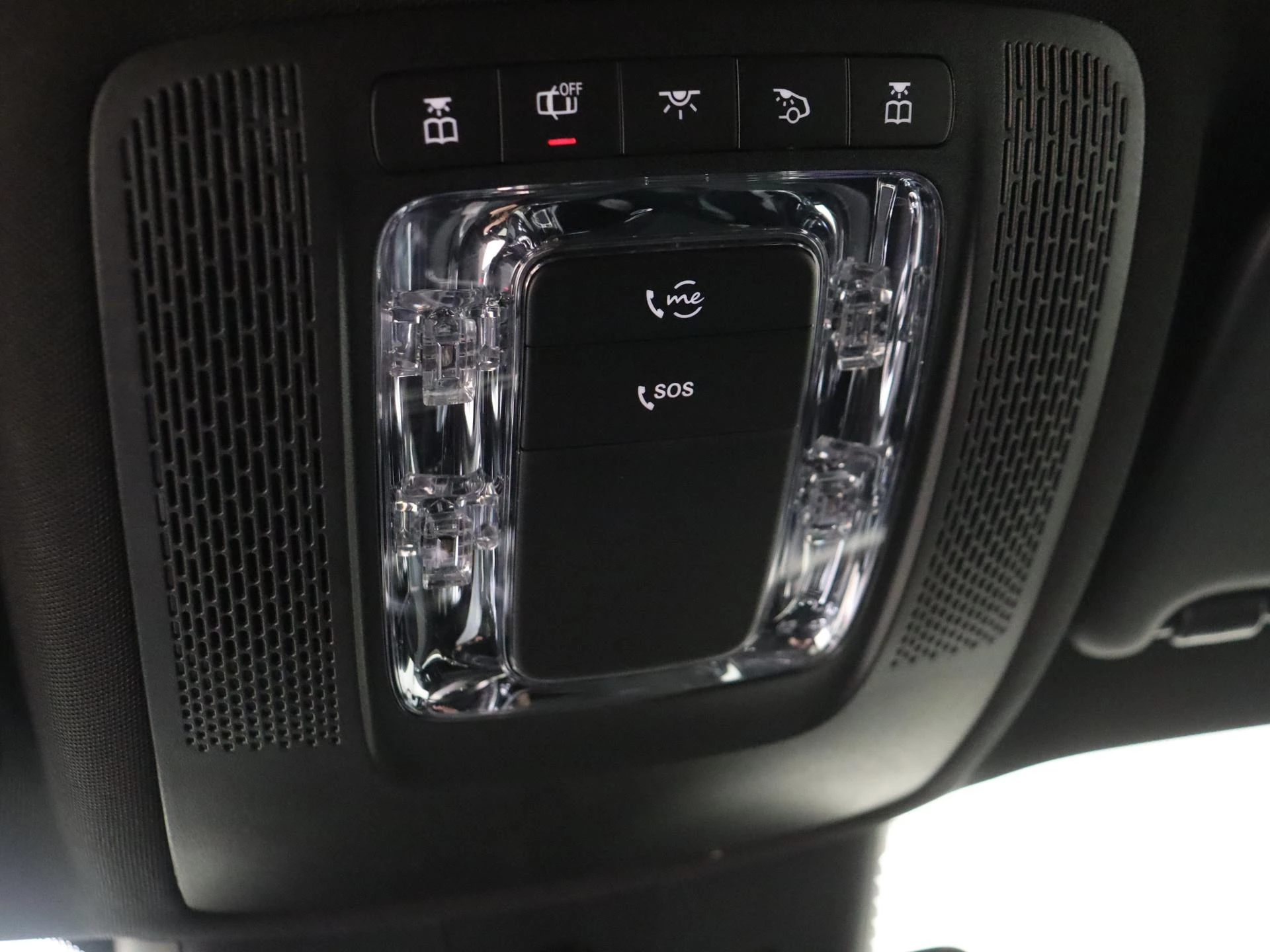 Mercedes-Benz-GLB-image-26