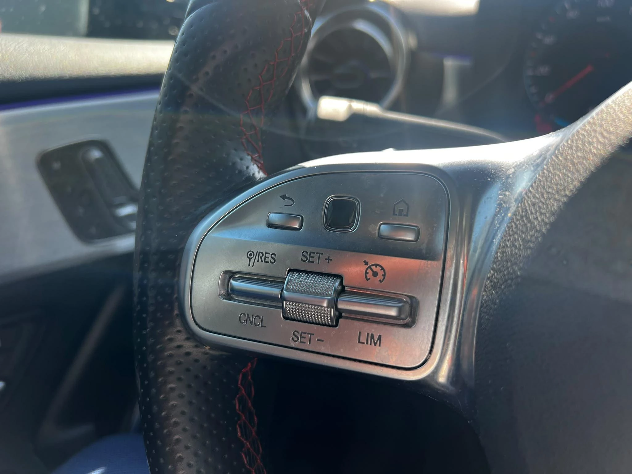Mercedes-Benz A-Klasse 250 e Business Solution AMG Limited