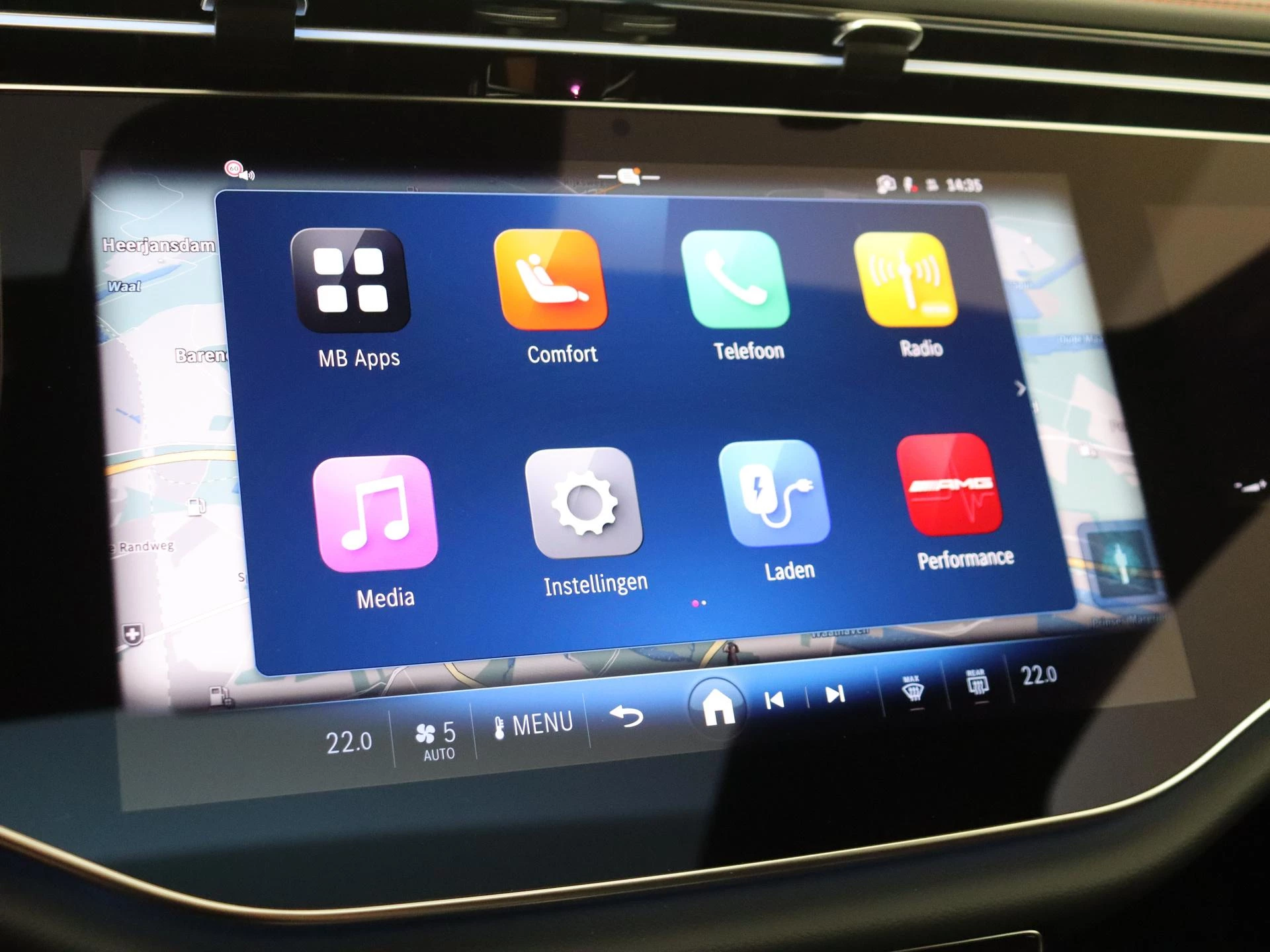 Mercedes-Benz-E-Klasse-image-26