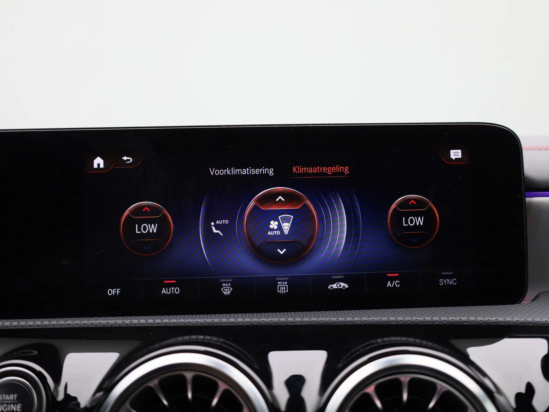 Mercedes-Benz-CLA-image-18