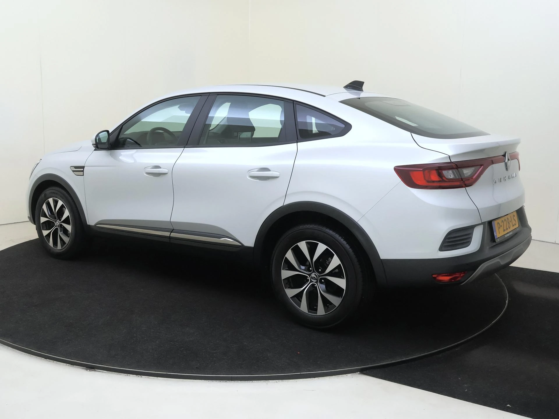 Renault-Arkana-image-2