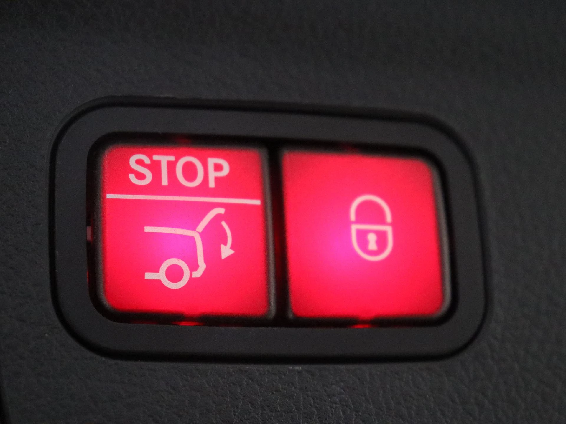 Mercedes-Benz-GLE-image-41