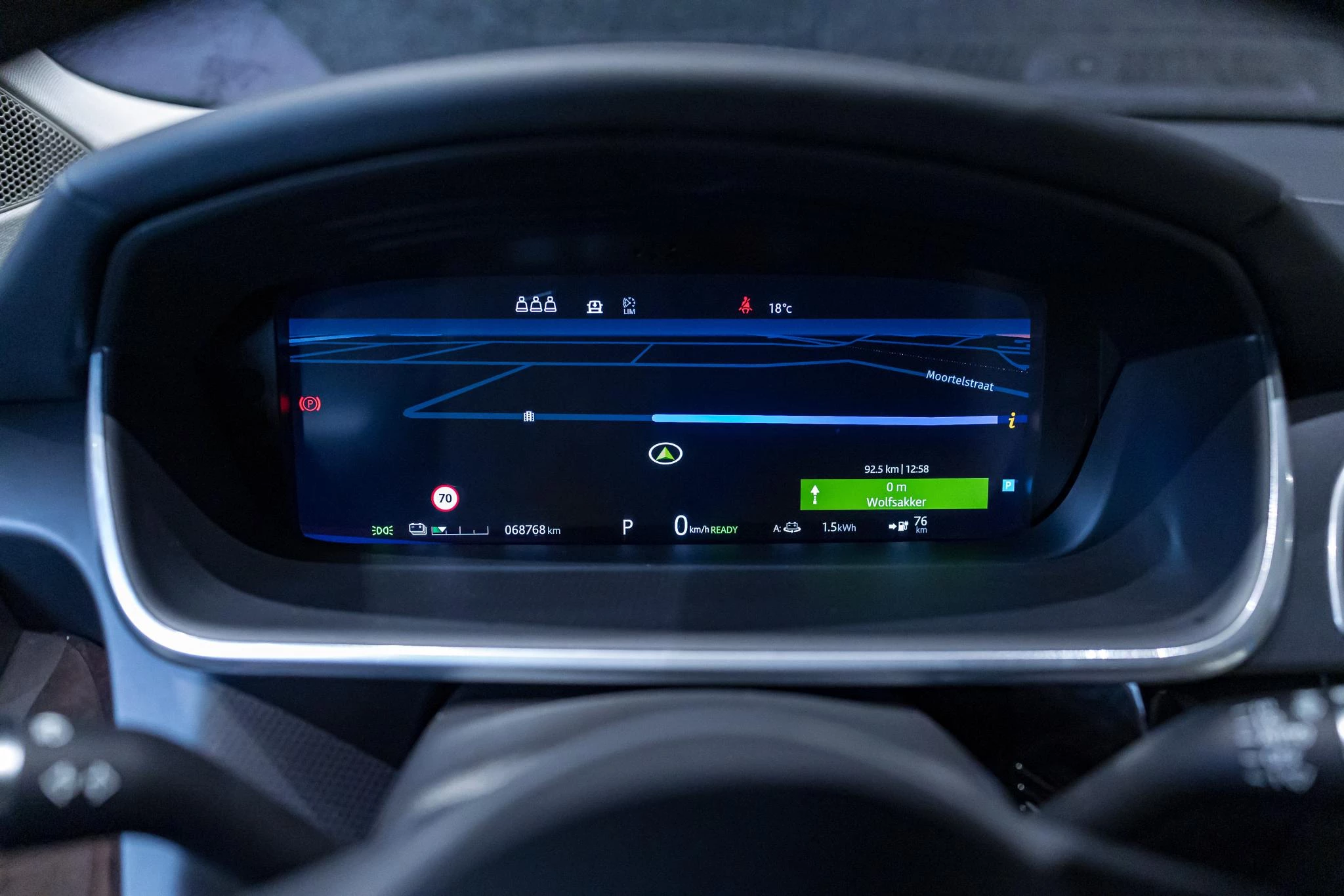 Jaguar-I-PACE-image-28