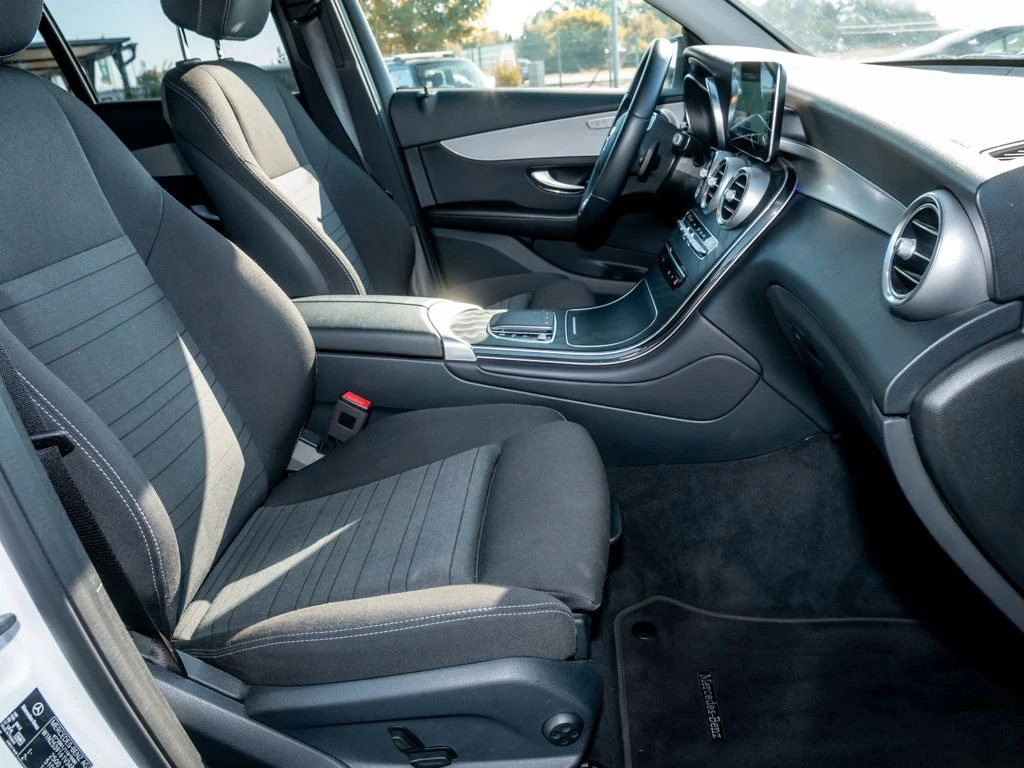 Mercedes-Benz-GLC 200 d-image-11