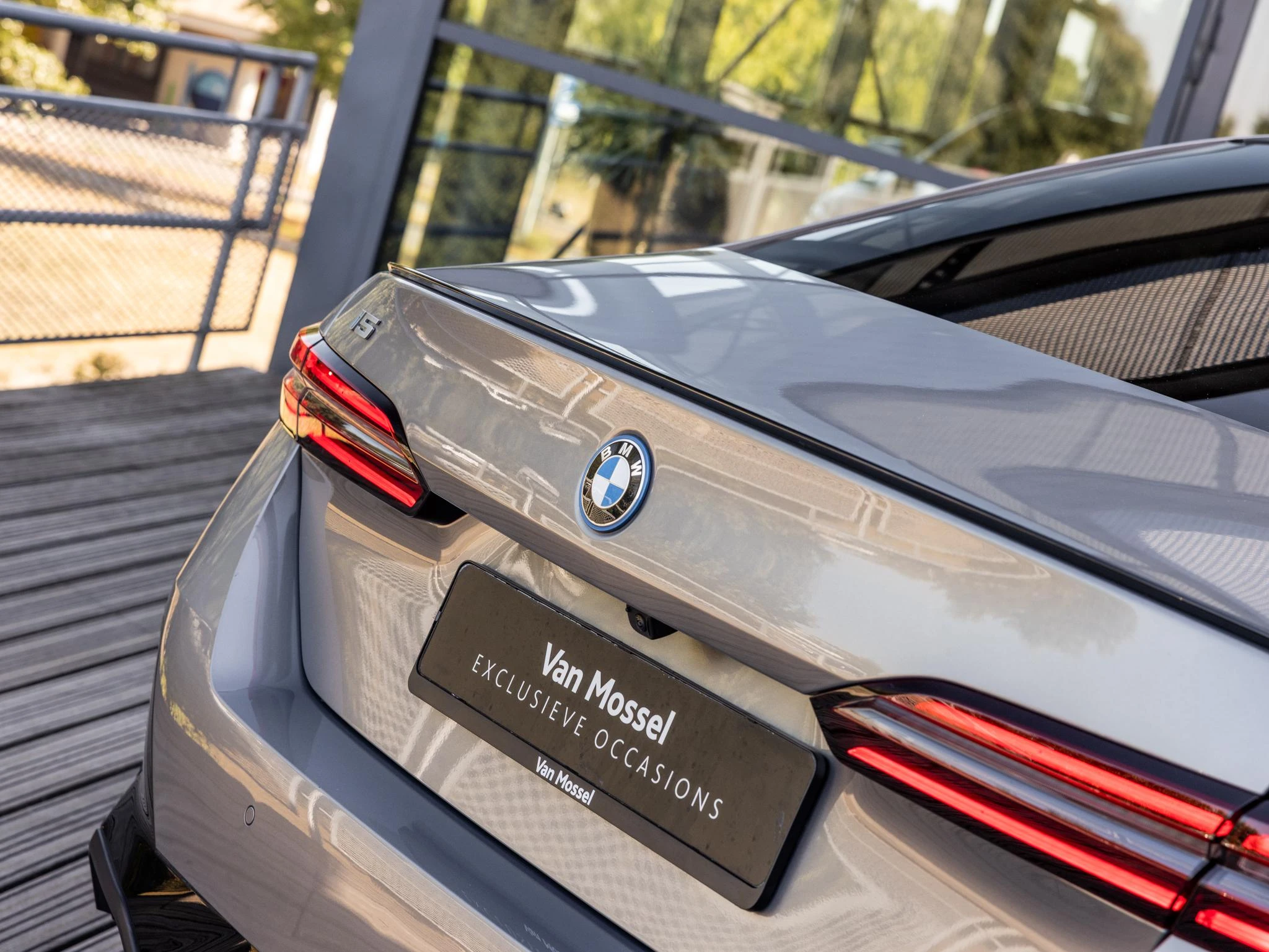 BMW-i5-image-9