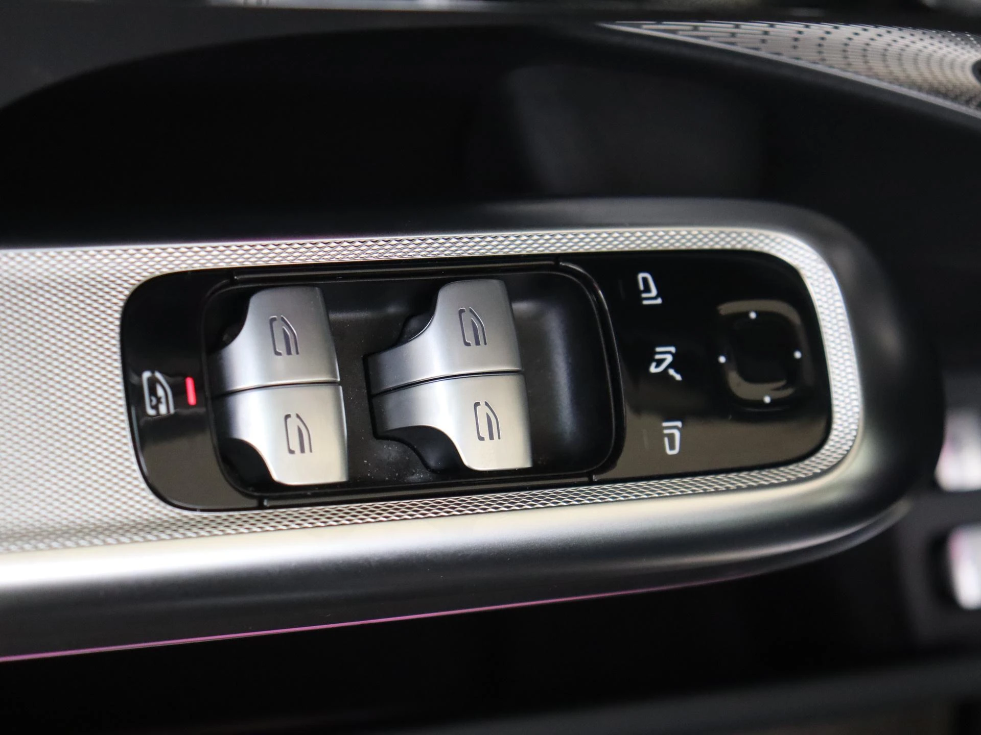 Mercedes-Benz-E-Klasse-image-26