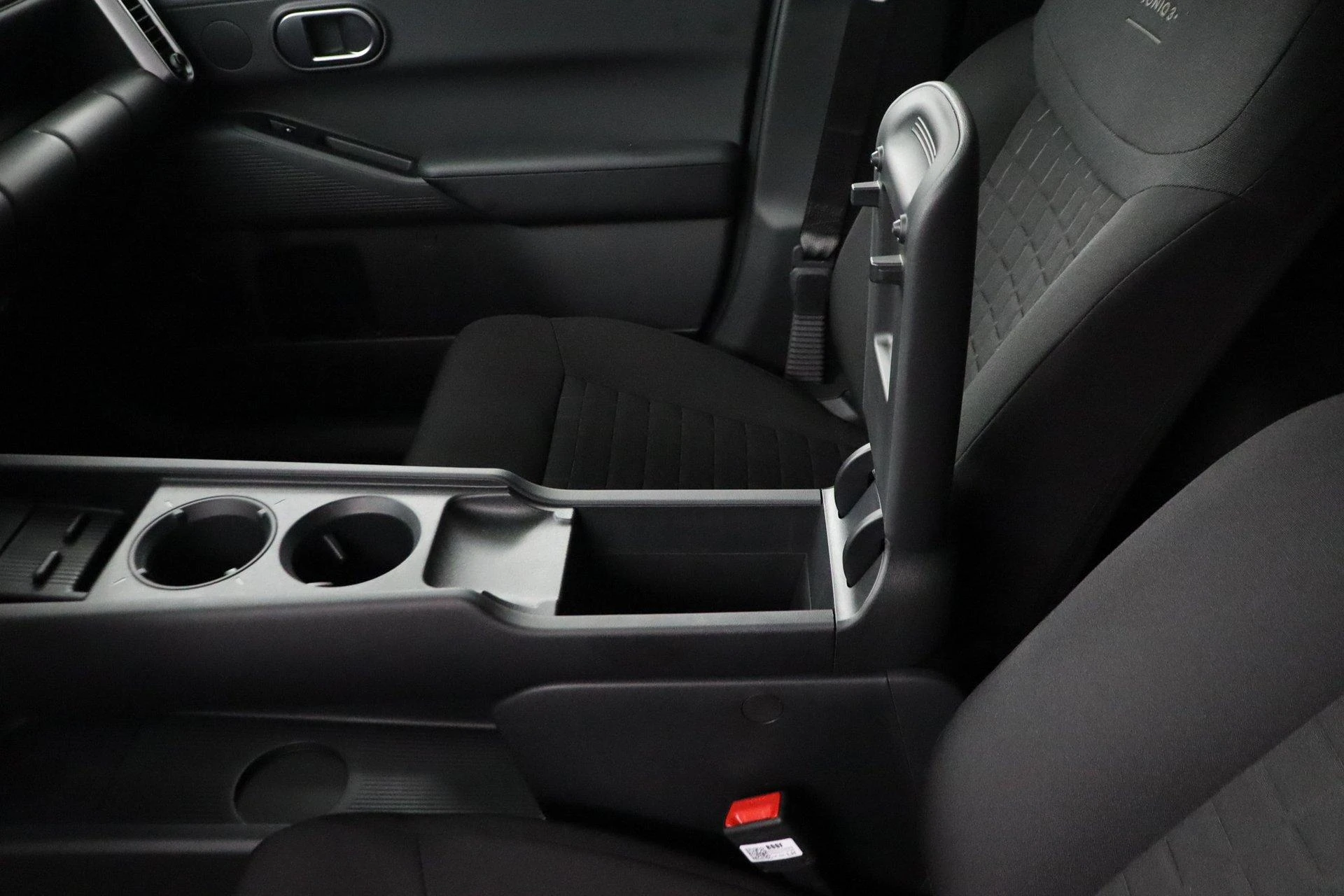 Hyundai-IONIQ 3-image-56