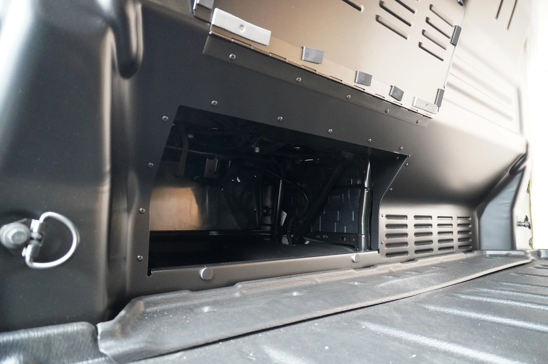 Volkswagen-Transporter-image-27