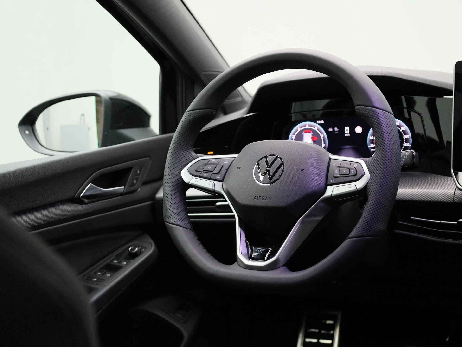 Volkswagen Golf - 38