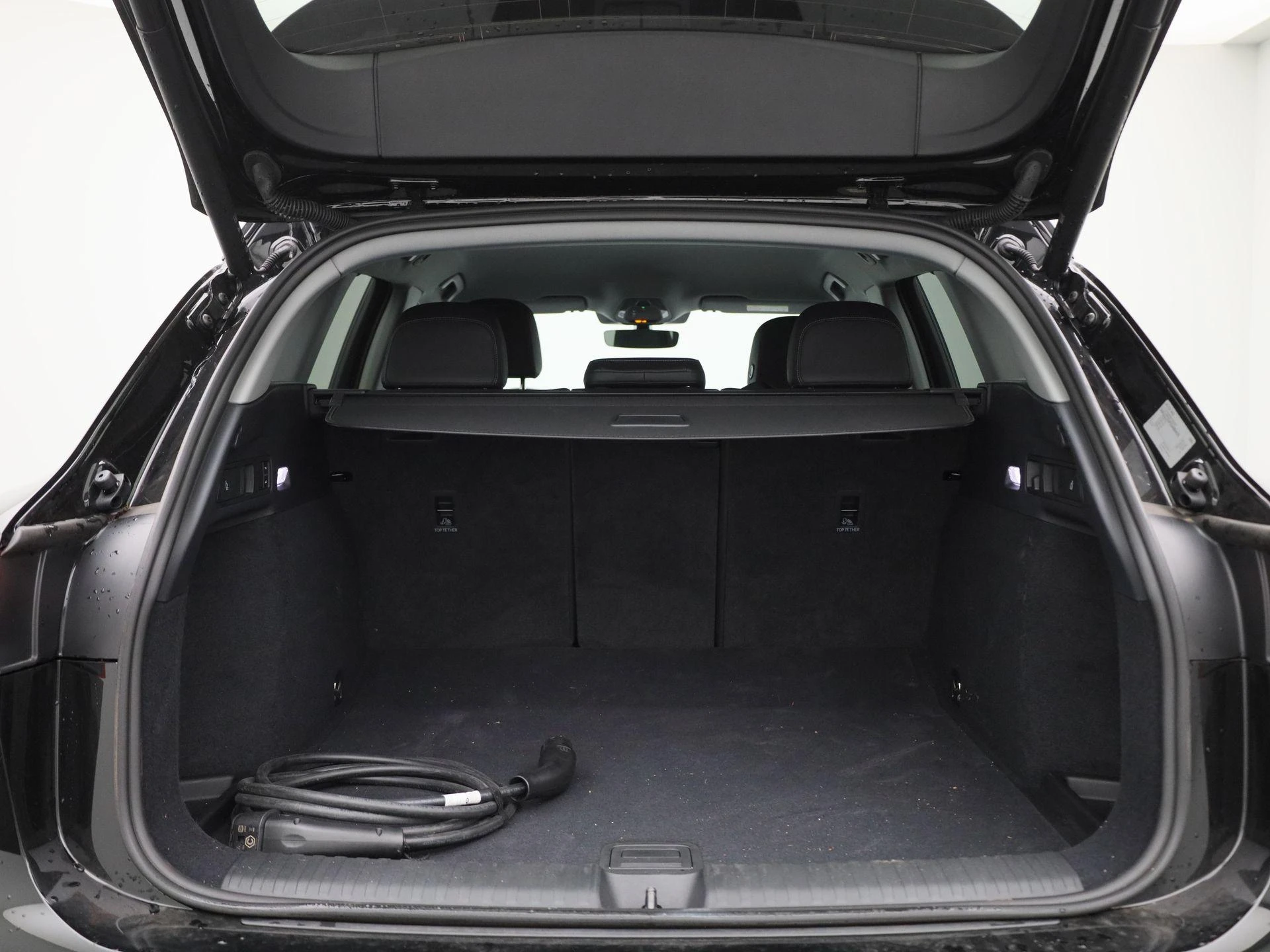 Audi-Q6 e-tron-image-13