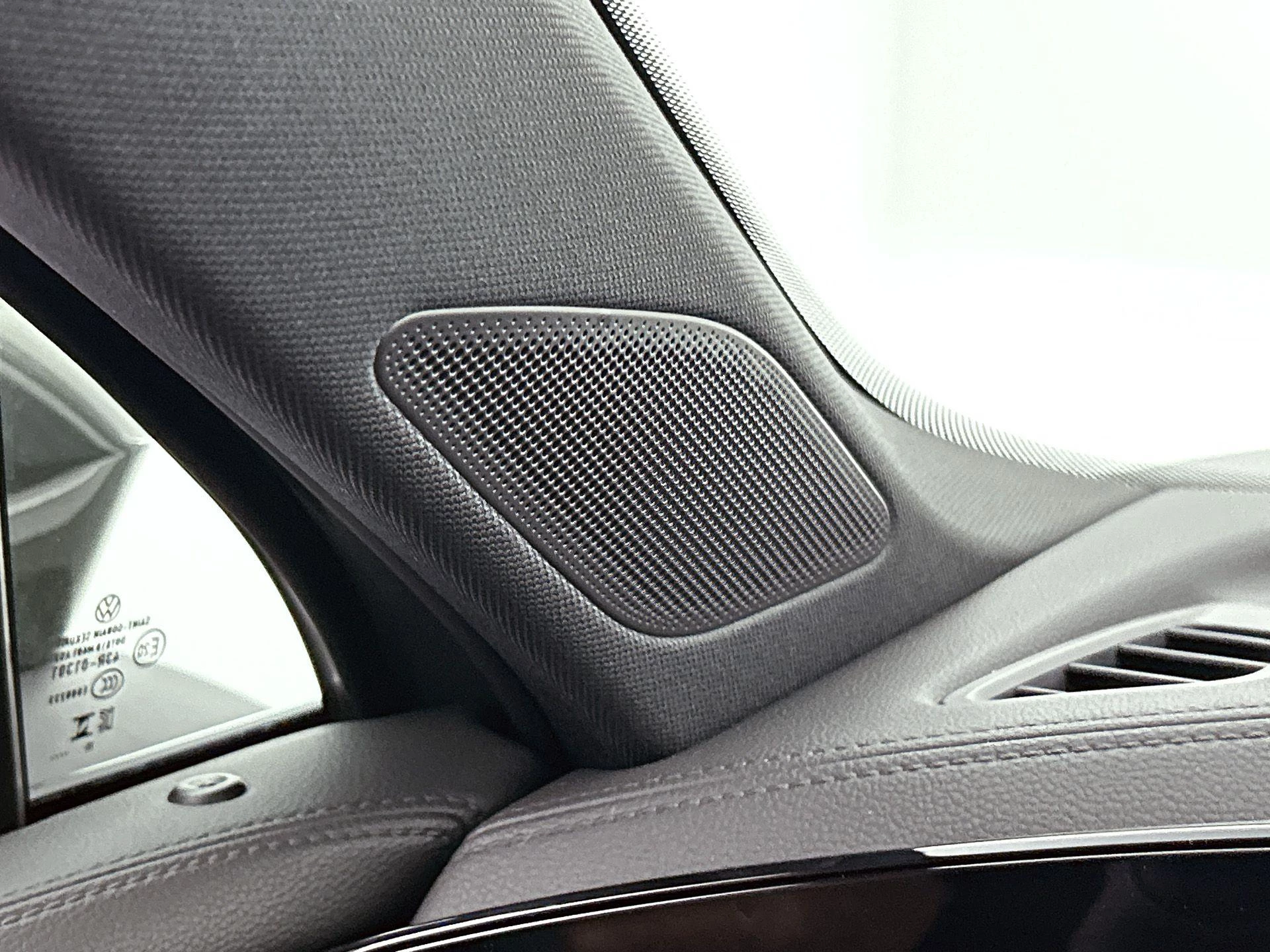 Volkswagen-Tiguan-image-14