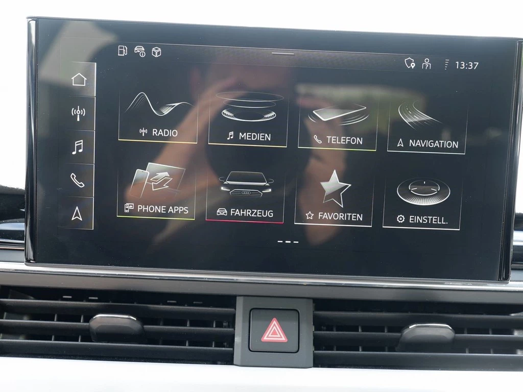 Audi A4 Avant 40 TFSI S line competition plus Matrix