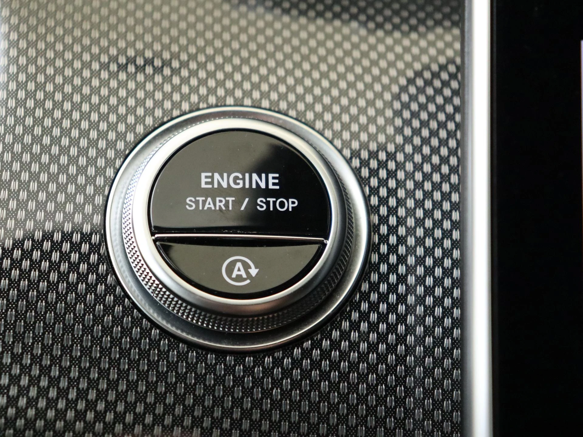 Mercedes-Benz-C-Klasse-image-21