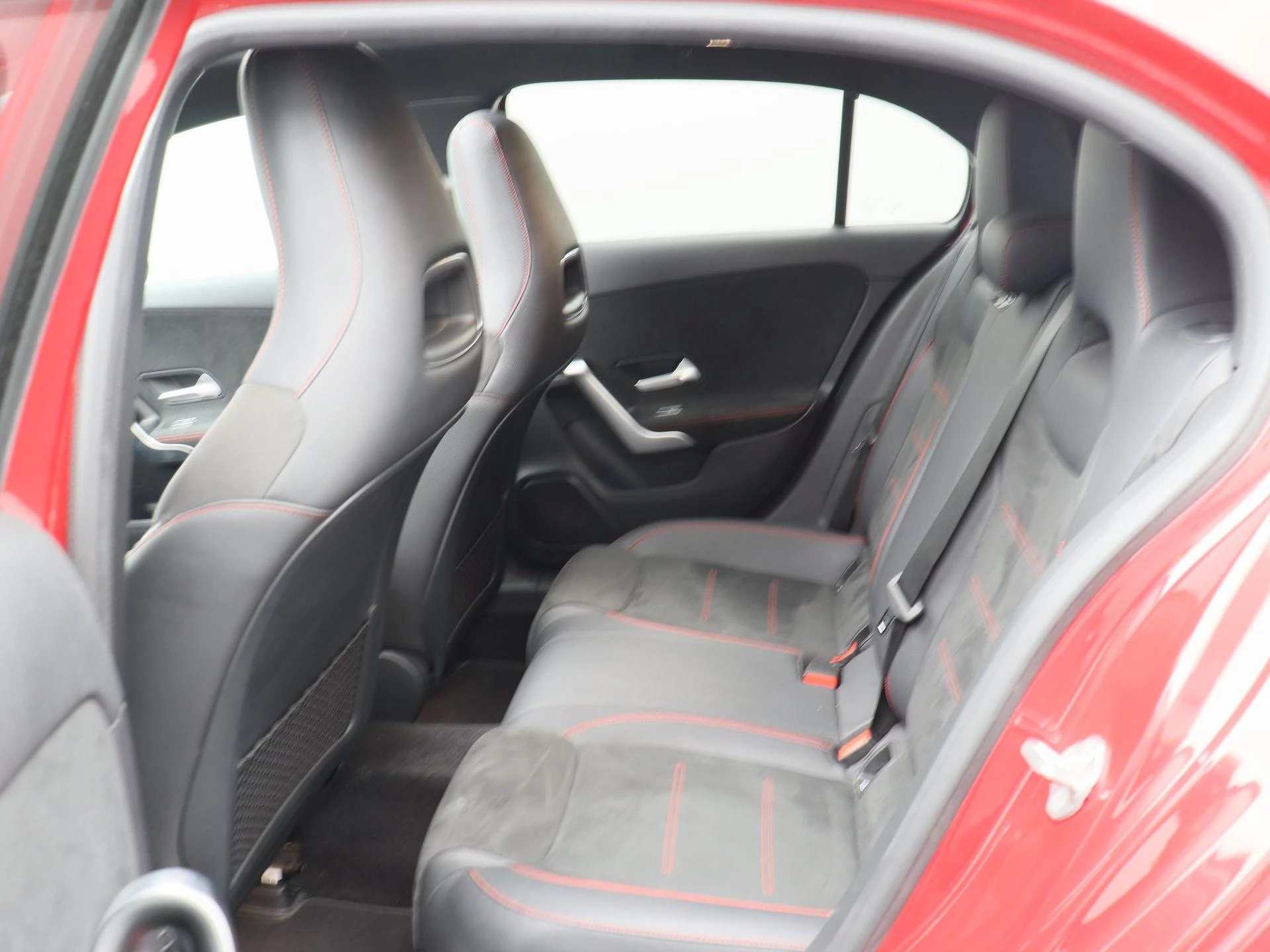 Mercedes-Benz A-Klasse 160 AMG LINE + PANORAMISCH DAK + CARPLAY + CAMERA + NIGHTPAKKET