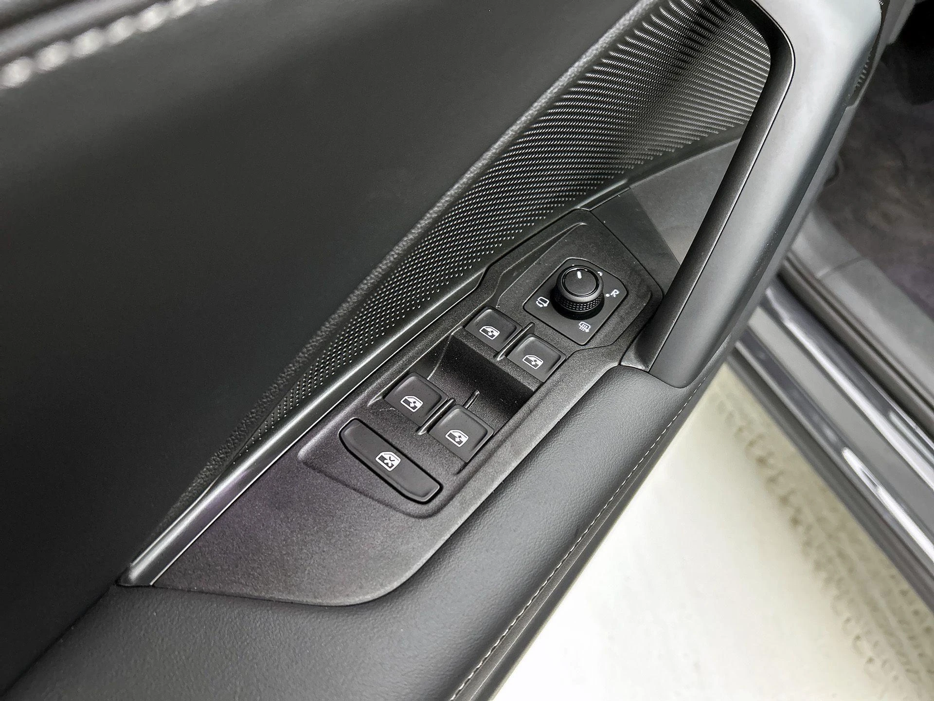 Volkswagen-Tiguan-image-22