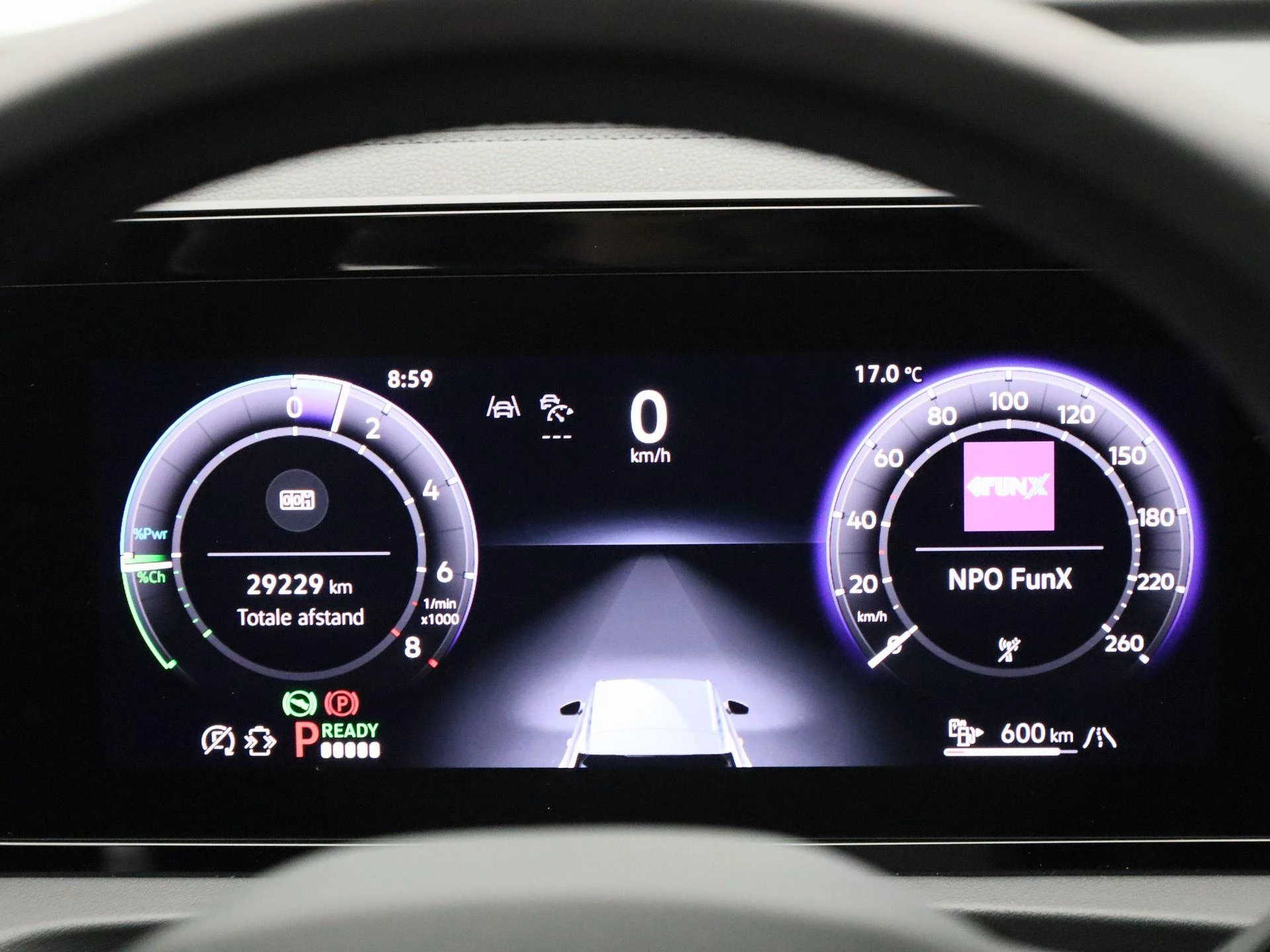 Volkswagen-Tiguan-image-7
