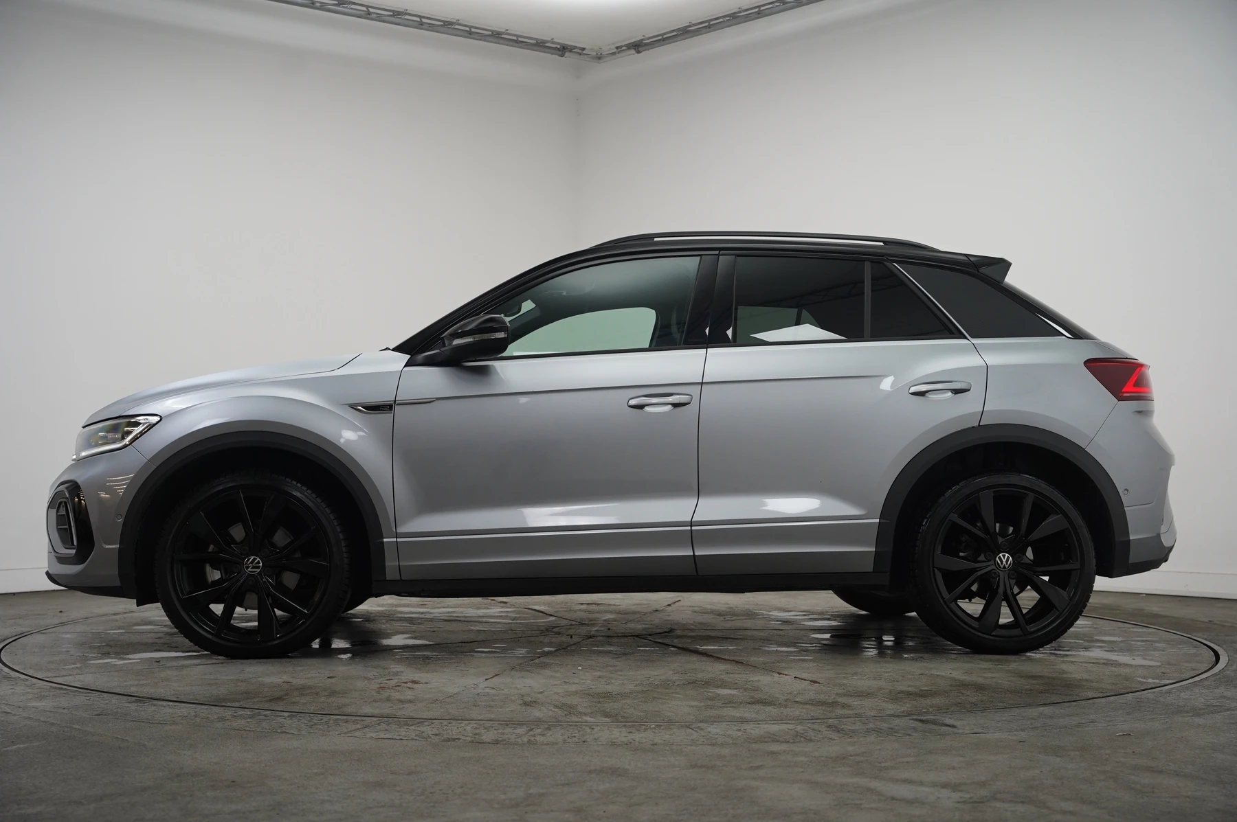 Volkswagen-T-Roc-image-15