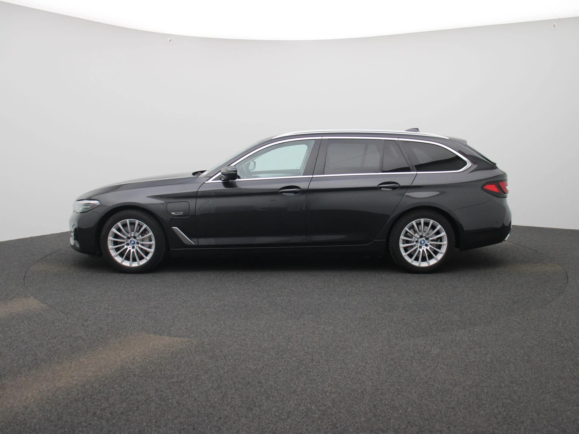 BMW-5 Serie-image-3