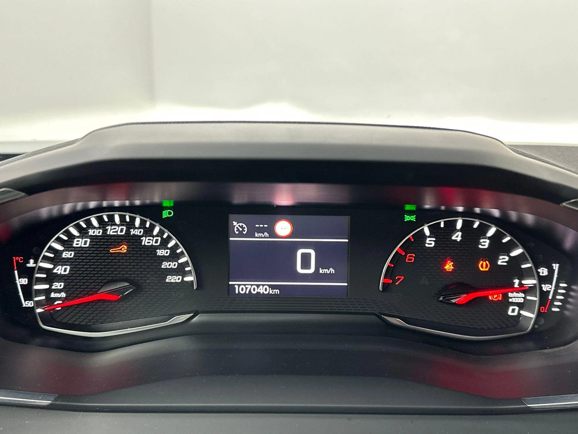 Peugeot-2008-image-12