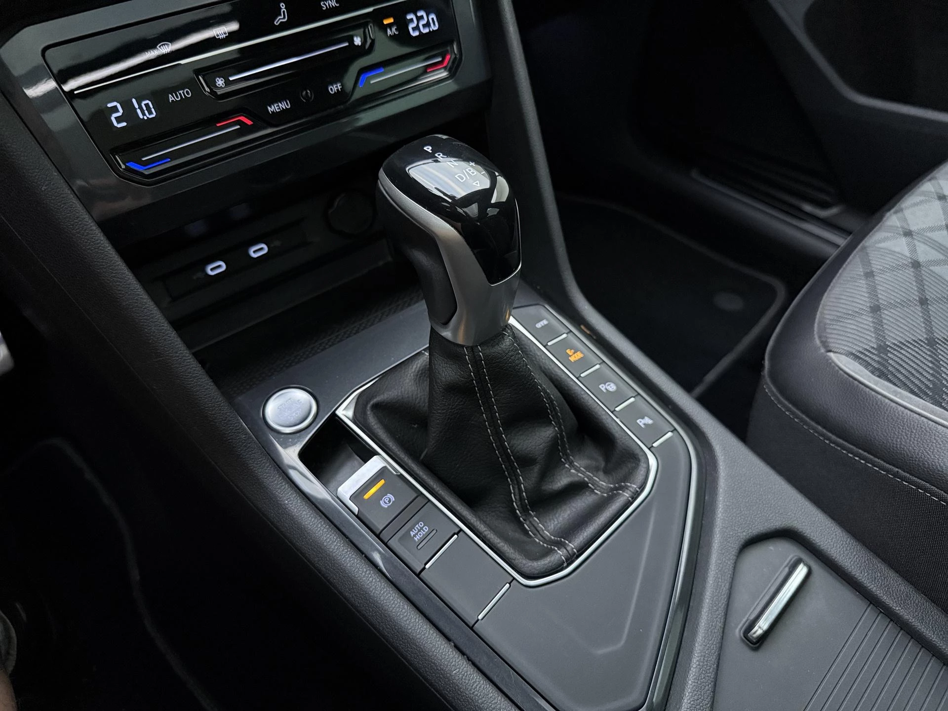 Volkswagen-Tiguan-image-26