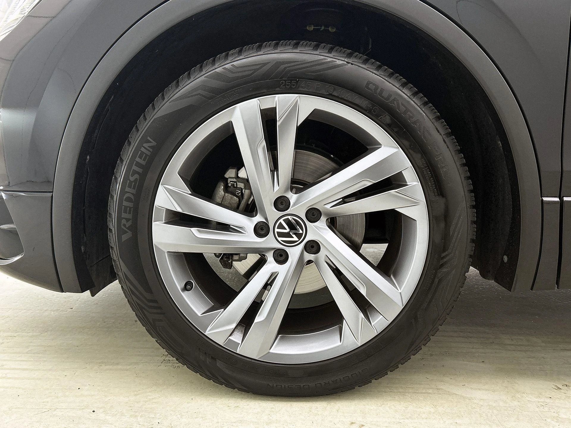 Volkswagen-Tiguan-image-43