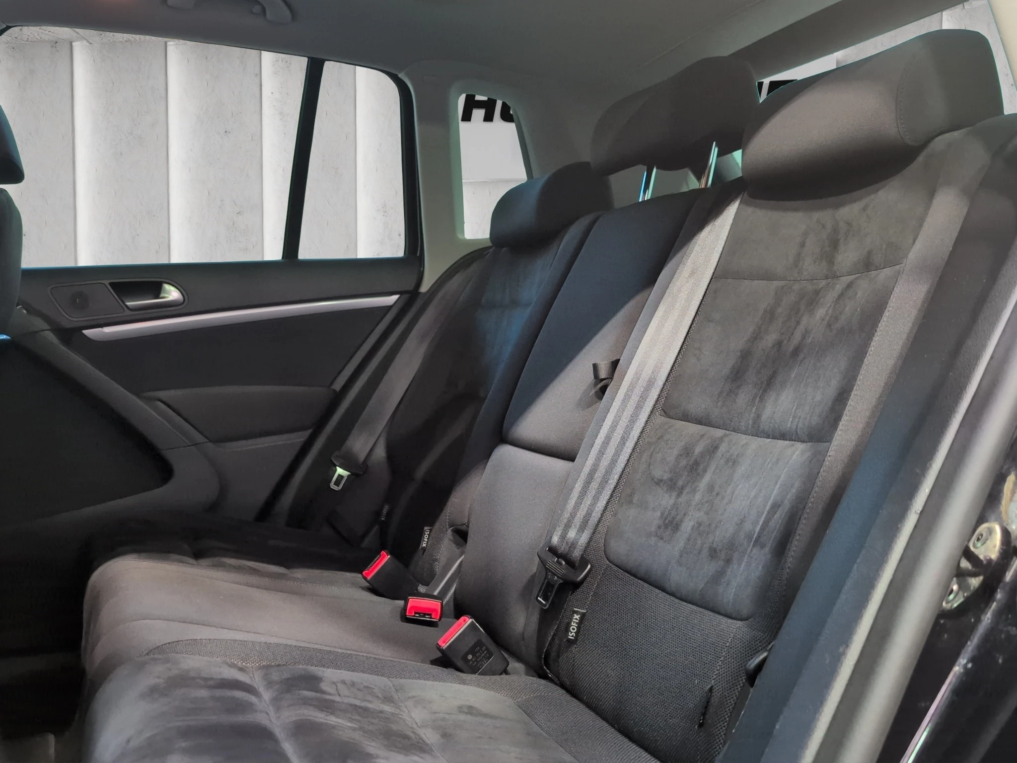 Volkswagen-Tiguan-image-10