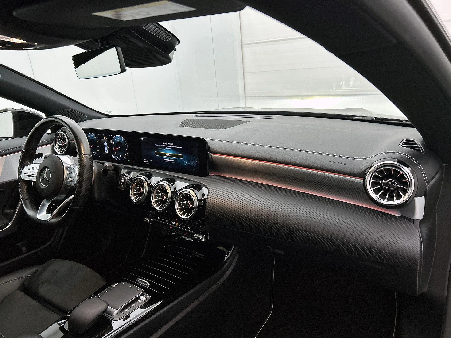 Mercedes-Benz-CLA-image-20