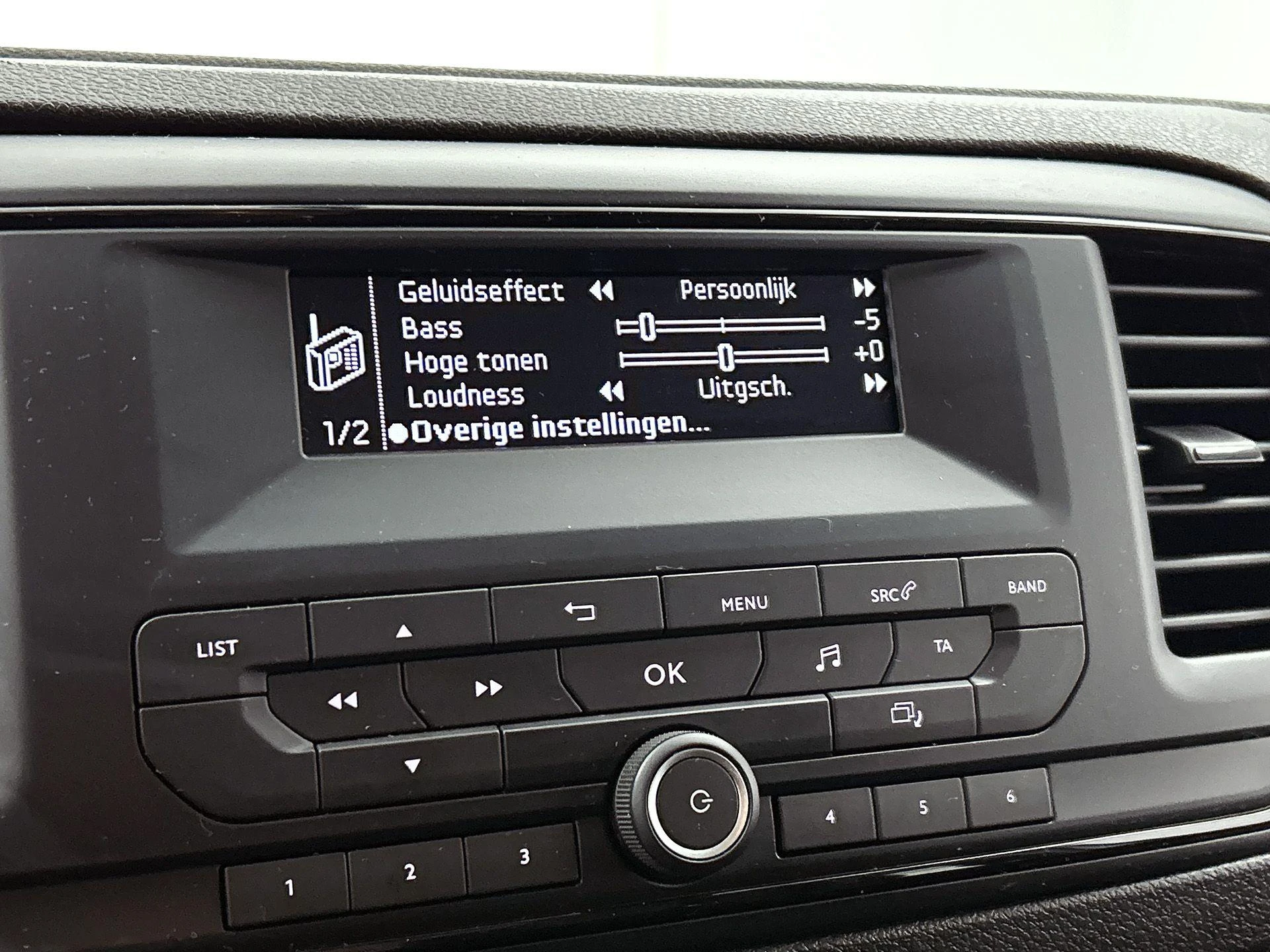 Opel-Vivaro-e-image-8