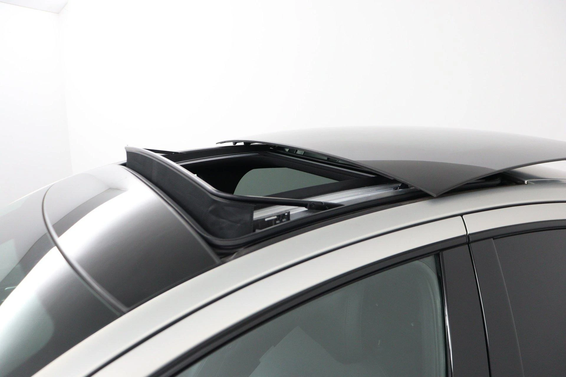 Hyundai-IONIQ 6-image-36